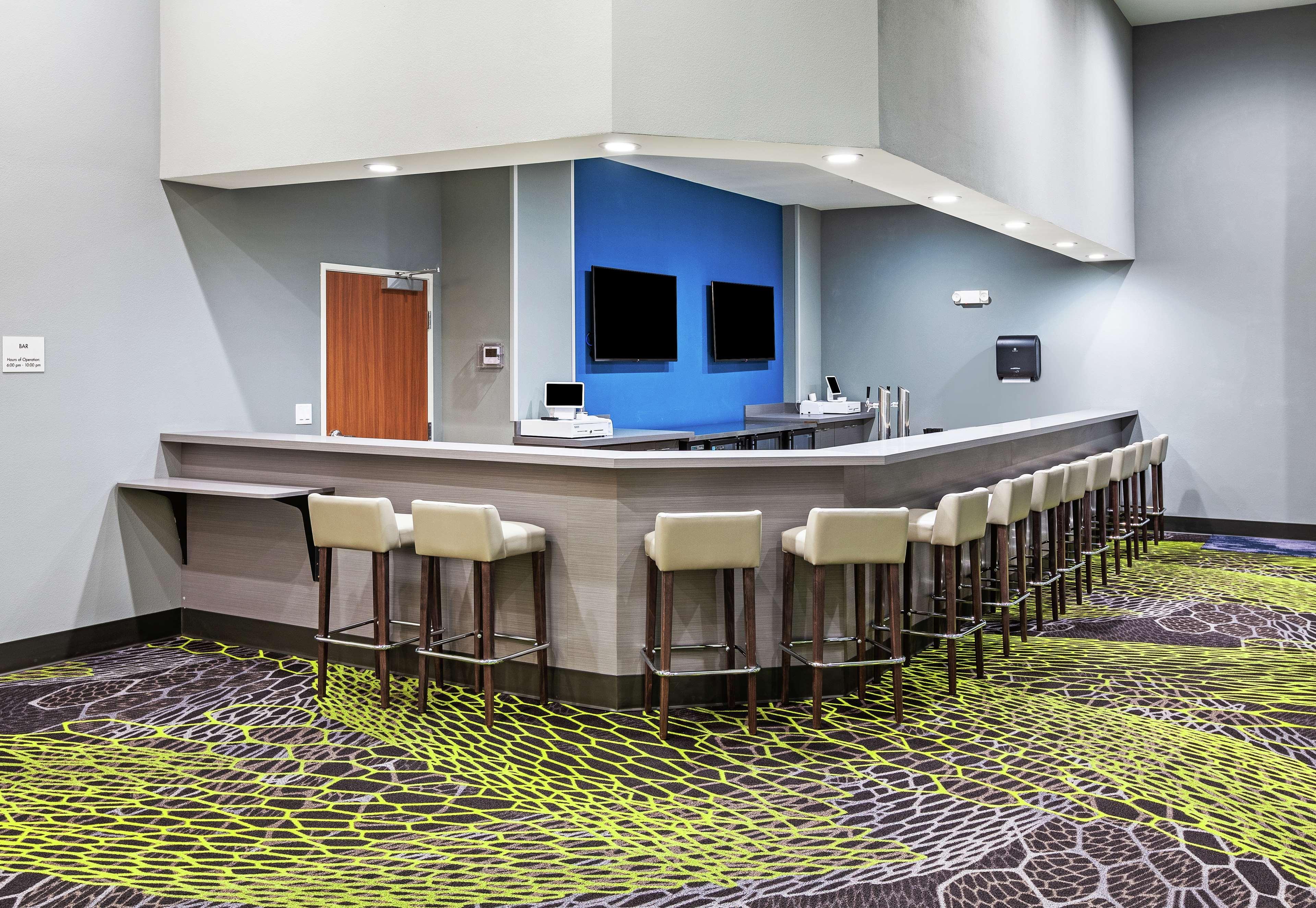 Hampton Inn & Suites Либерал Екстериор снимка