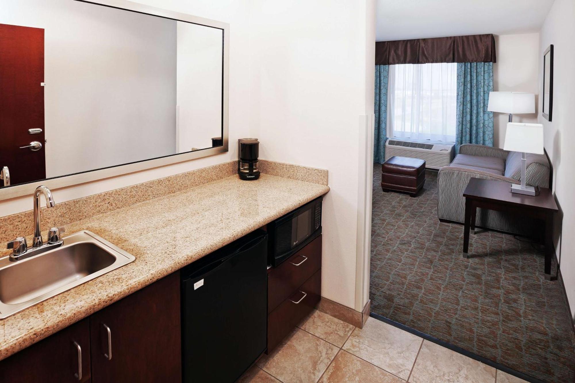 Hampton Inn & Suites Либерал Екстериор снимка