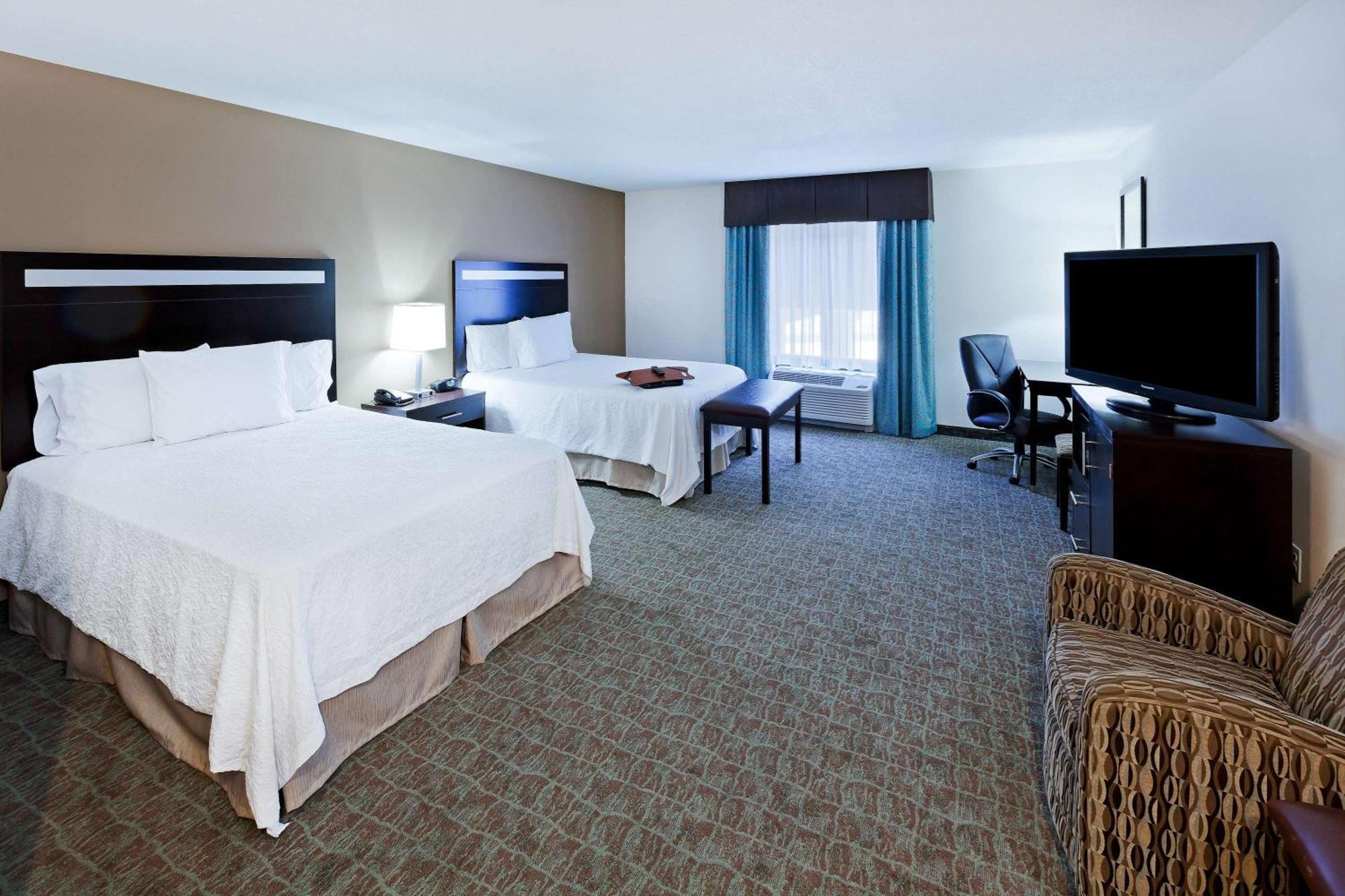 Hampton Inn & Suites Либерал Екстериор снимка