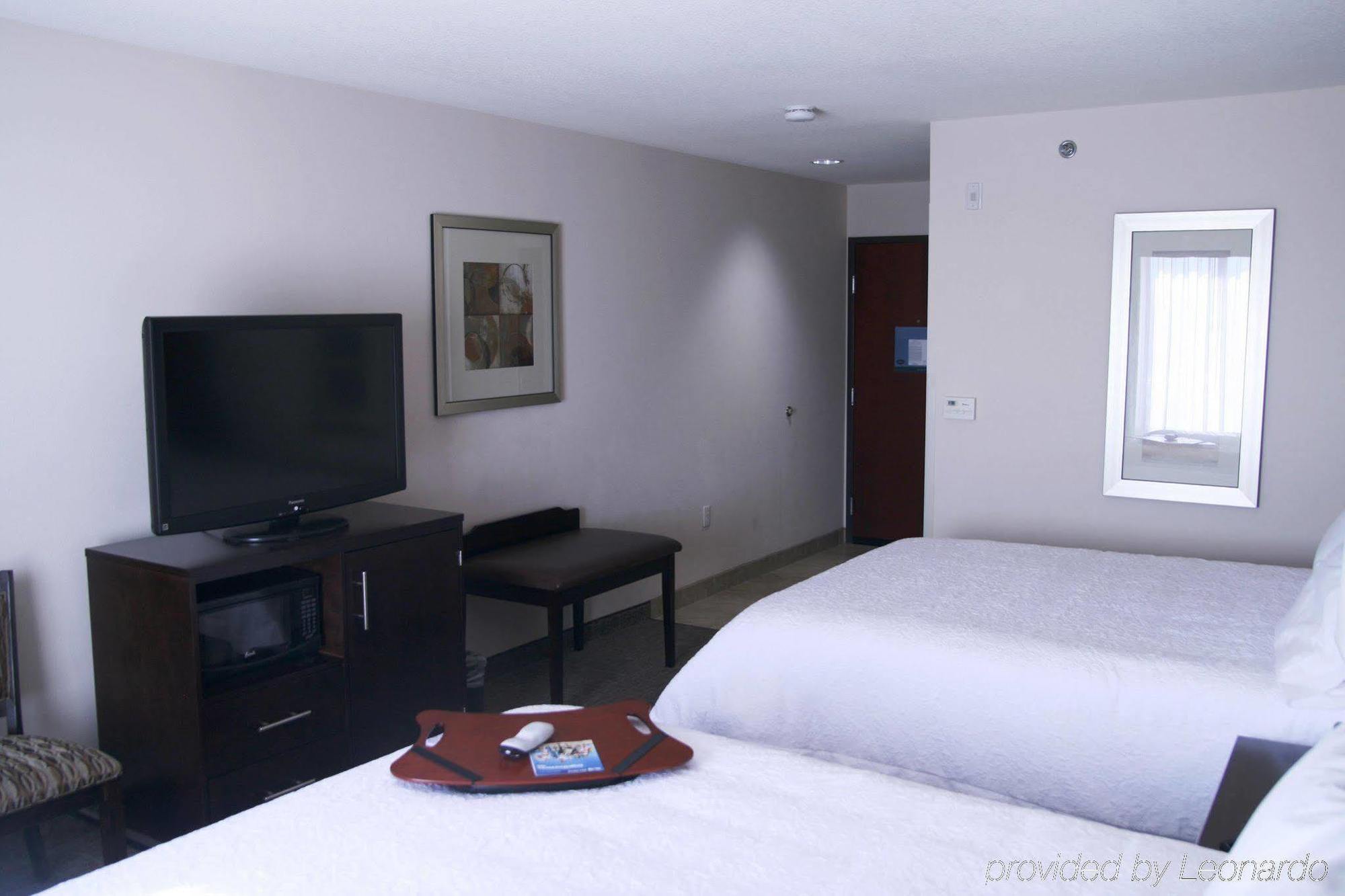 Hampton Inn & Suites Либерал Екстериор снимка